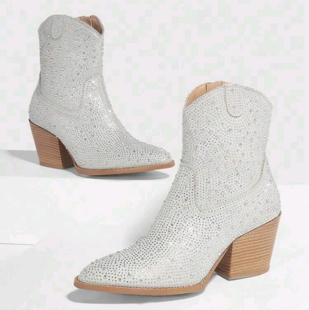 NWOT Cuccoo Rhinestone Cowboy Boots Size 8 - never worn